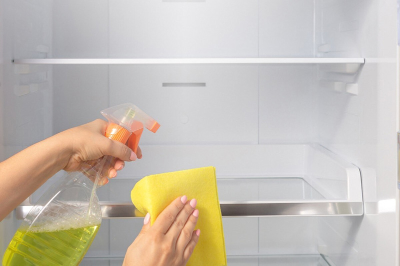 Tại sao cần vệ sinh tủ lạnh định kỳ?